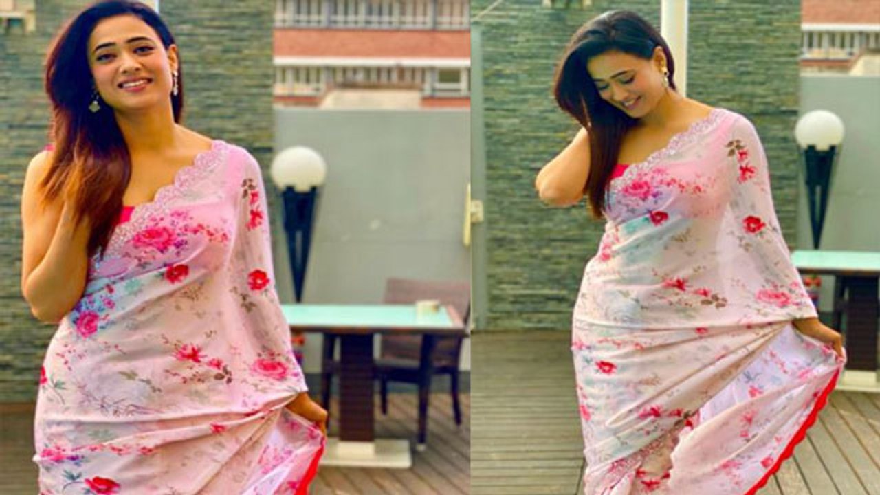 Shweta Tiwari का छाया Saree look, Capetown में साड़ी पहनकर लगाई आग | Filmibeat