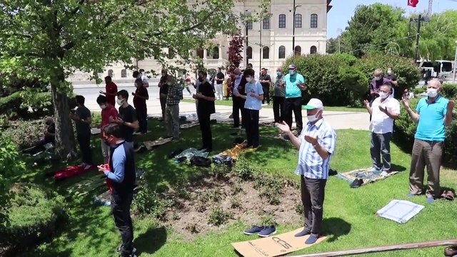 Sivas'ta kuraklığa karşı camilerde yağmur duası edildi