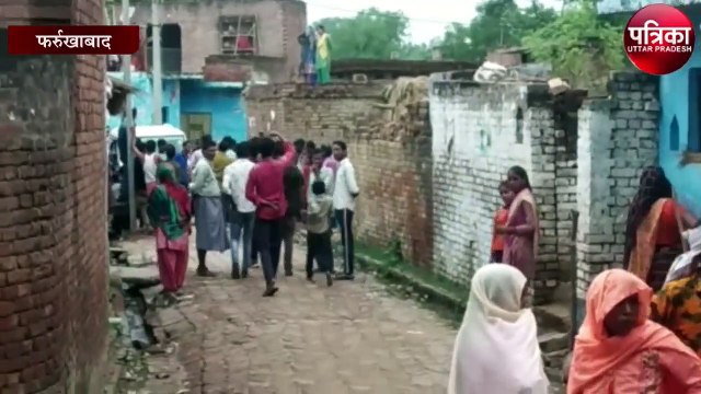 गांव में 1000 अधिक लोग खांसी जुकाम बुखार से पीड़ित, अस्पताल बना तबेला