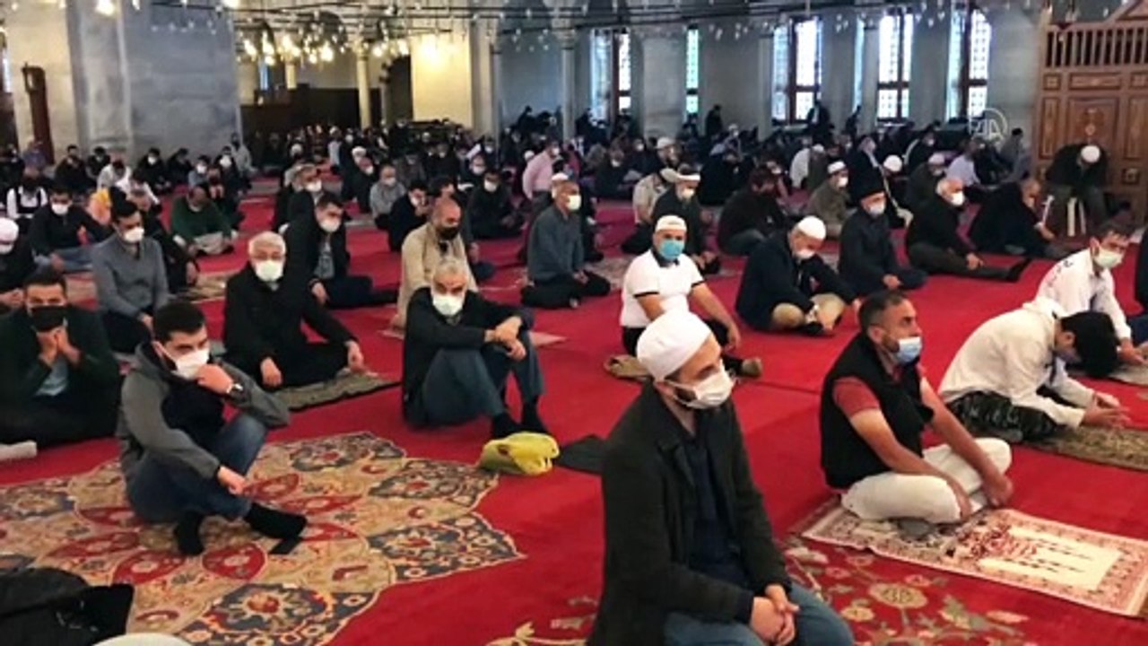 İSTANBUL - Camilerde Kudüs için Kur'an-ı Kerim okundu, dua edildi