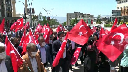 ŞIRNAK - Askeri birliklere maket uçaklarla saldırı girişimi yapılan yürüyüşle kınandı