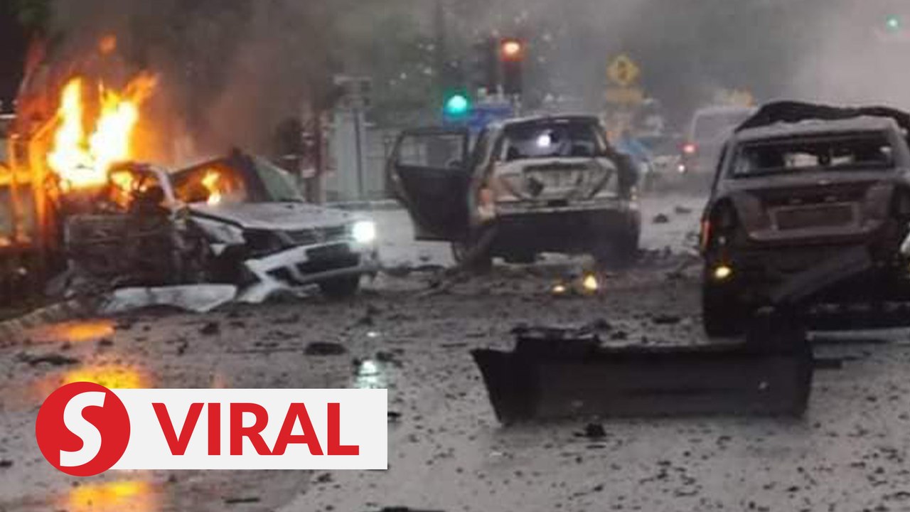 Lightning strikes car causing explosion, kills man