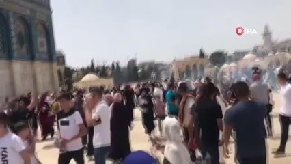 İsrail polisi, MescidAksa'da Filistinlilere saldırdı