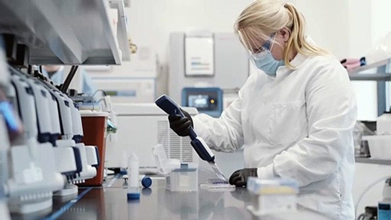 Pharmafirmen sagen armen Ländern 3,5 Milliarden Corona-Impfdosen zu