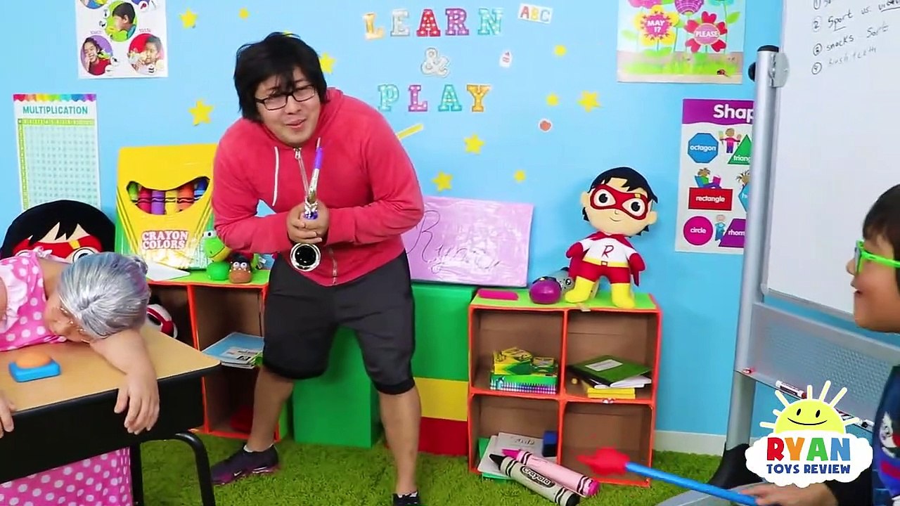 Ryan Pretend Play School Learn How To Brush Teeth!!!