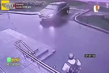 Rayo cae y causa extraña “lluvia de chispas” en Rusia