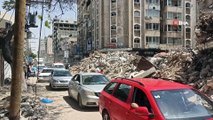 - Gazze halkı ateşkes sonrası normal hayata dönmeye çalışıyor- Filistinliler, hasar gören dükkanlarını temizlemeye başladı