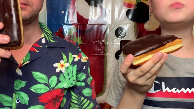 Doing a Mukbang while reviewing doughnuts from Food City by B&D Product & Food Review