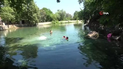 Sıcaklar bunalttı, vatandaşlar soğuk su kaynaklarına akın etti