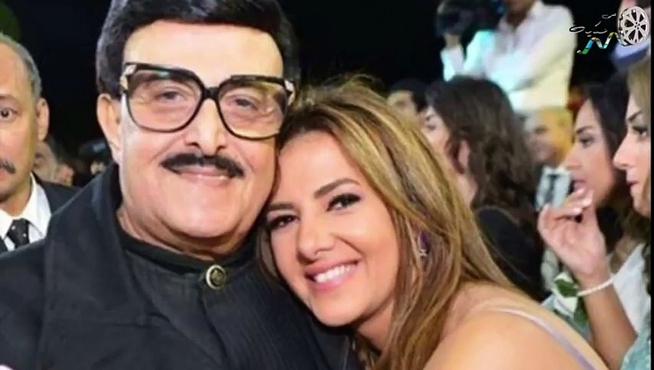 دنيا وإيمي سمير غانم يقبلان نعش والدهم أثناء تشييع الجثمان .. لقطات مؤلمة