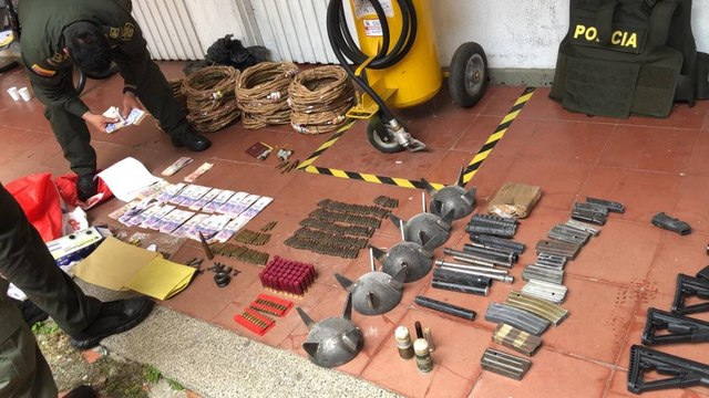 Decomisan un arsenal de armas usadas para cometer actos violentos en Cali