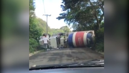 tn7 Conductor grabó el instante cuando chompipa se vuelc-210521