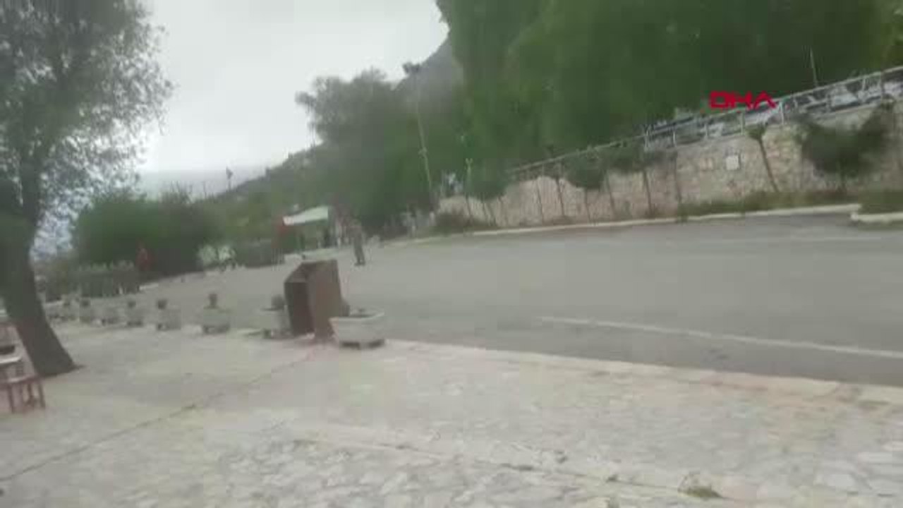 KOMANDOLAR HARMANDALI OYNADI