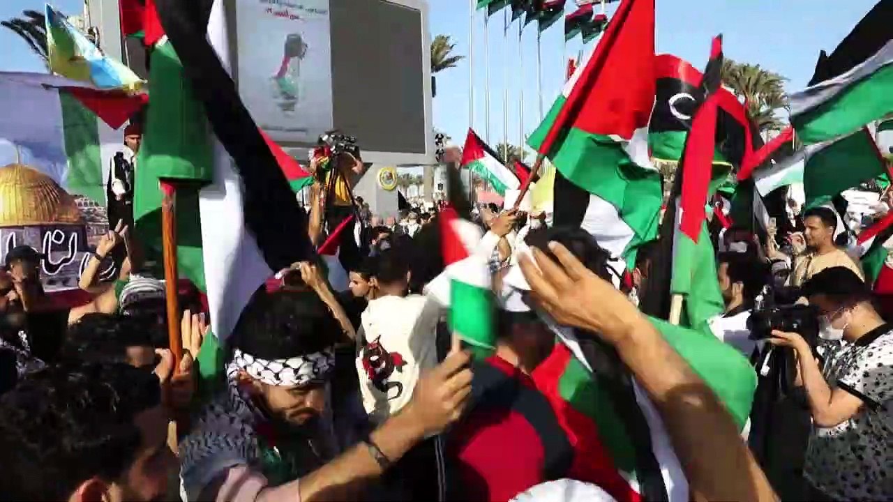 الآلاف يتظاهرون في العاصمة الليبية دعماً للفلسط...