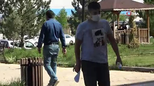 Valilik öğrencilerle heyecanını yenmeleri ve sınav tecrübesi için YKS provası yaptı, geç kalan öğrenciler sınava alınmadı