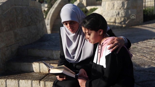 KUDÜS - Aksa'nın gönüllü kadın muhafızı: 'Aksa'yı ölene ya da topraklarımız kurtulana kadar korumaya devam edeceğim' (1)