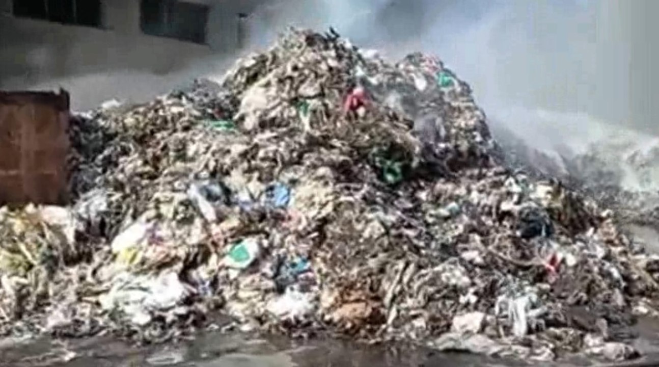 Rende (CS) - Incendio in deposito azienda stoccaggio rifiuti (22.05.21)