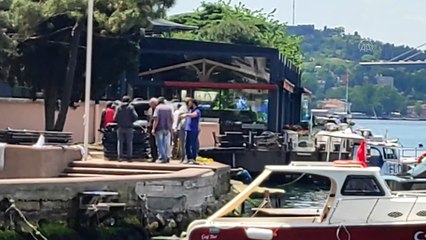 İSTANBUL - Üsküdar'da park halindeki araç denize düştü (2)
