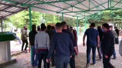 KONYA - Trafik kazasında ölen anne ile kızı topağa verildi