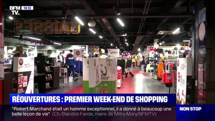 Les clients sont de retour pour un premier week-end de shopping