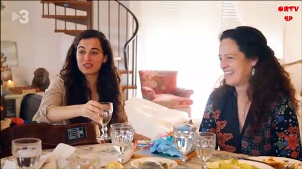 Vestida de nit - Familia Pérez Cruz