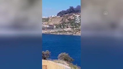 Son dakika haberi... Bodrum'da otluk alanda başlayıp işçi konteynerlerine sıçrayan yangın söndürüldü