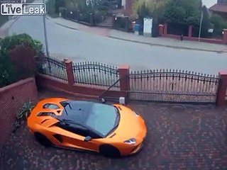 Download Video: Pris en flag en train de rayer une Lamborghini avec ses clés