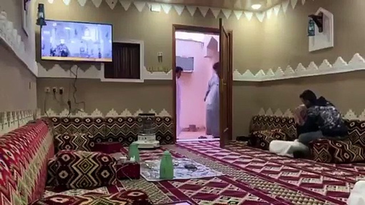طاح قلبه من الخوف   فيديو فيديوهات مقطع مقاطع مضحكة ضحك_