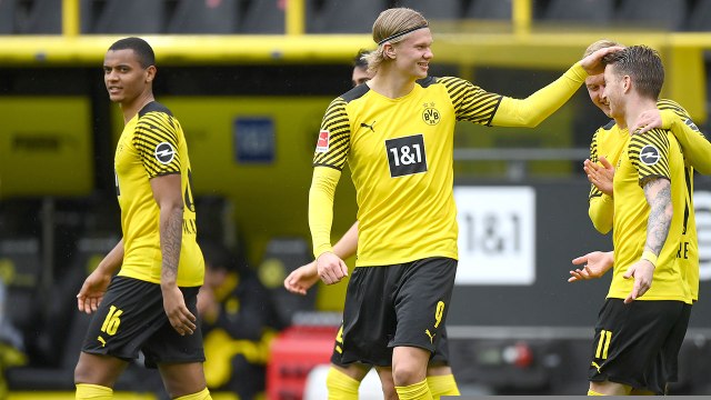 Borussia Dortmund v Bayer Leverkusen