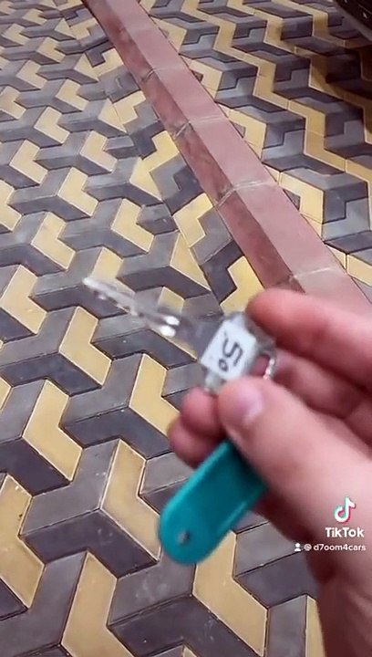لا تفوت المقطع سيارة مخزنة تحفة نيسان لوريل شي شي.