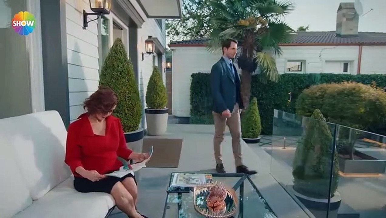 مسلسل الحب يجعلنا نبكي الحلقة 4 الرابعة مترجمة...