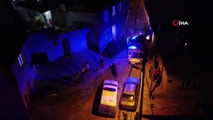 Alev alev yanan evde uyuyordu: Canını zor kurtardı