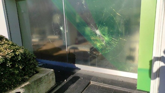 Bodrum’da bankaya ve zırhlı araçlara taşlı saldırı