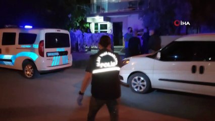 Silahla oynayan çocuk, annesini vurdu