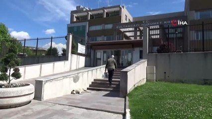 Kızını şehit eden teröristin etkisiz hale getiriliği haberini alan babadan polislere baklava ikramı