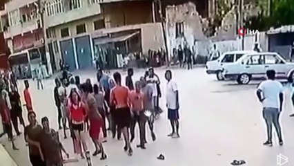 Askere gidecek genç kılıçla öldürüldü...Meydan savaşına dönen kavga kamerada