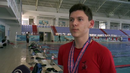 TEKİRDAĞ - Doktor tavsiyesiyle girdiği havuzdan Türkiye rekoruyla çıktı