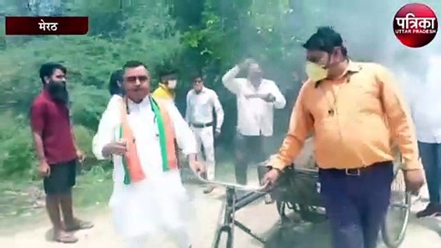 शंख, हवन की धूनी से गली-मोहल्ले कर रहे सैनिटाइज, देखे वीडियो