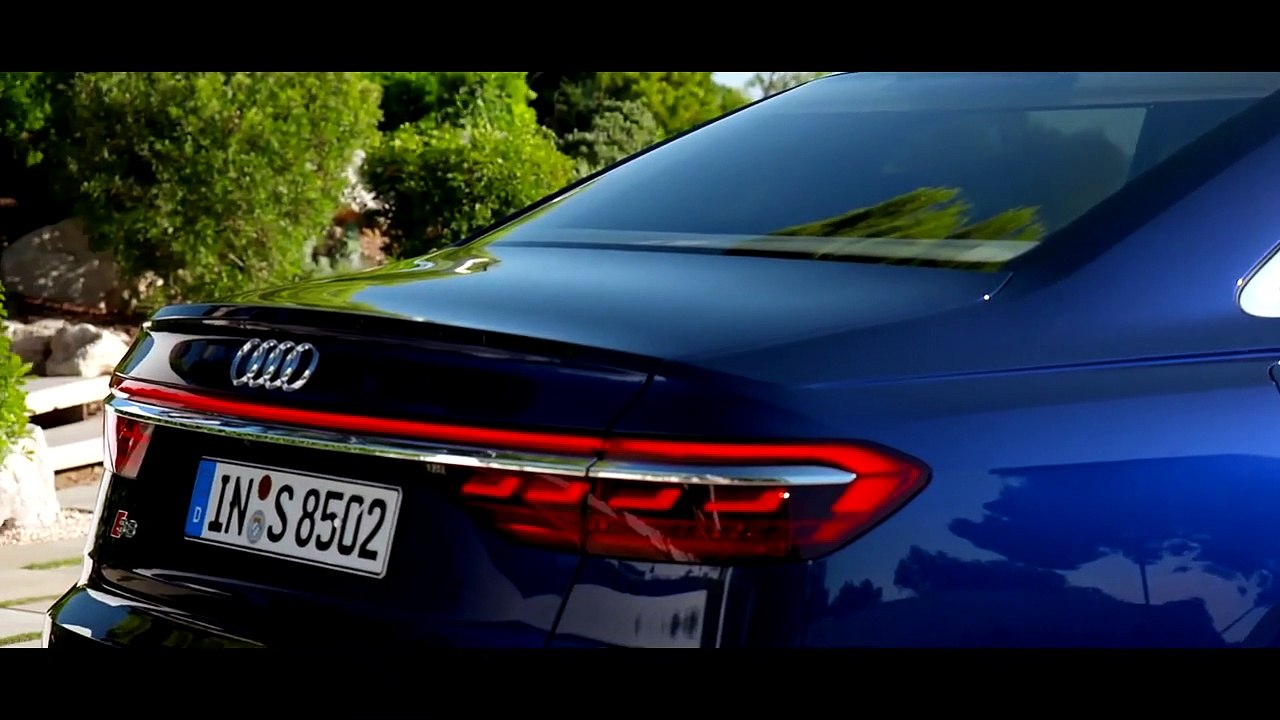 THE KING of LUXURY CARS Audi S8