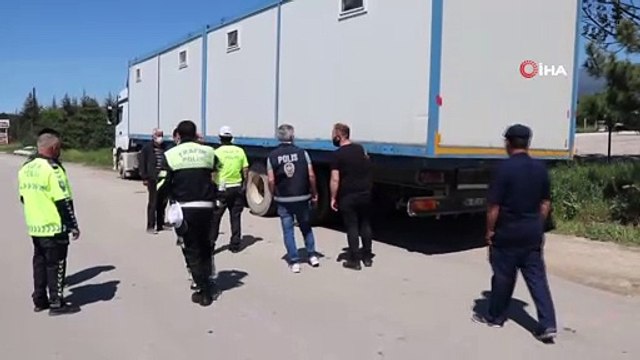 Sahte plakalı tır uygulama noktasında yakalandı