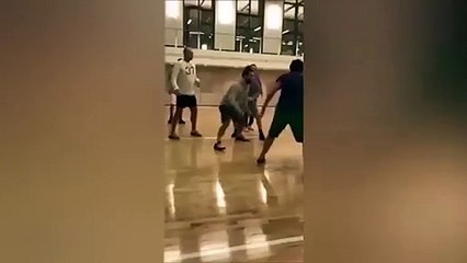 Arda Turan basketbol oynadı