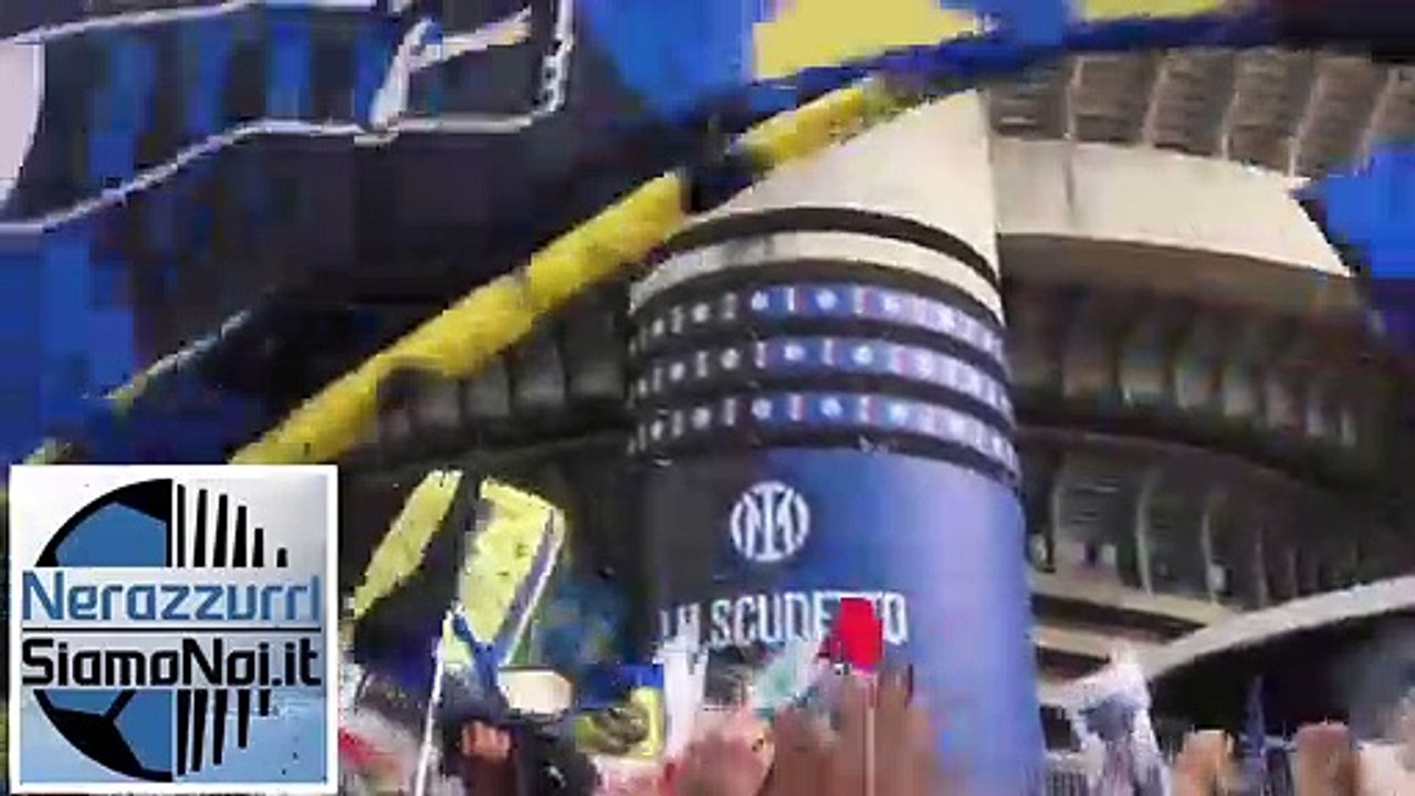 L'Inter fa festa coi tifosi a San Siro