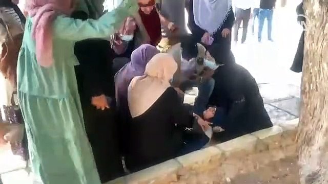 Yine tahrik ediyorlar... Yahudi yerleşimciler İsrail polisi ile yine Mescid-i Aksa'ya baskın