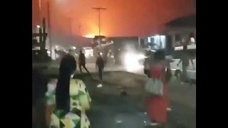 ÉNORME Éruption de lave en Afrique! Éruption du volcan Nyiragongo au Congo (22 mai 2021)