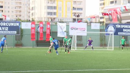 SPOR Şahinbey Belediyespor, şampiyonluğu davul zurna eşliğinde kutladı