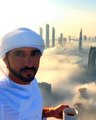 بالفيديو شاهد العالم من على أعلى نقطة من برج خليفة وسط السحاب في دبي
