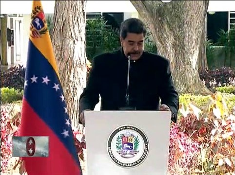 Jefe de Estado rinde homenaje en capilla ardiente al G/J Jorge Luis García Carneiro