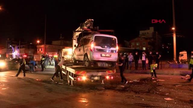 KOCAELİ ALKOLLÜ SÜRÜCÜ POLİS KONTROL NOKTASINA DALDI: 1'İ POLİS 3 YARALI