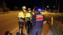 KARABÜK - Ehliyetsiz ve alkollü sürücü kaza yaptı: 2 yaralı