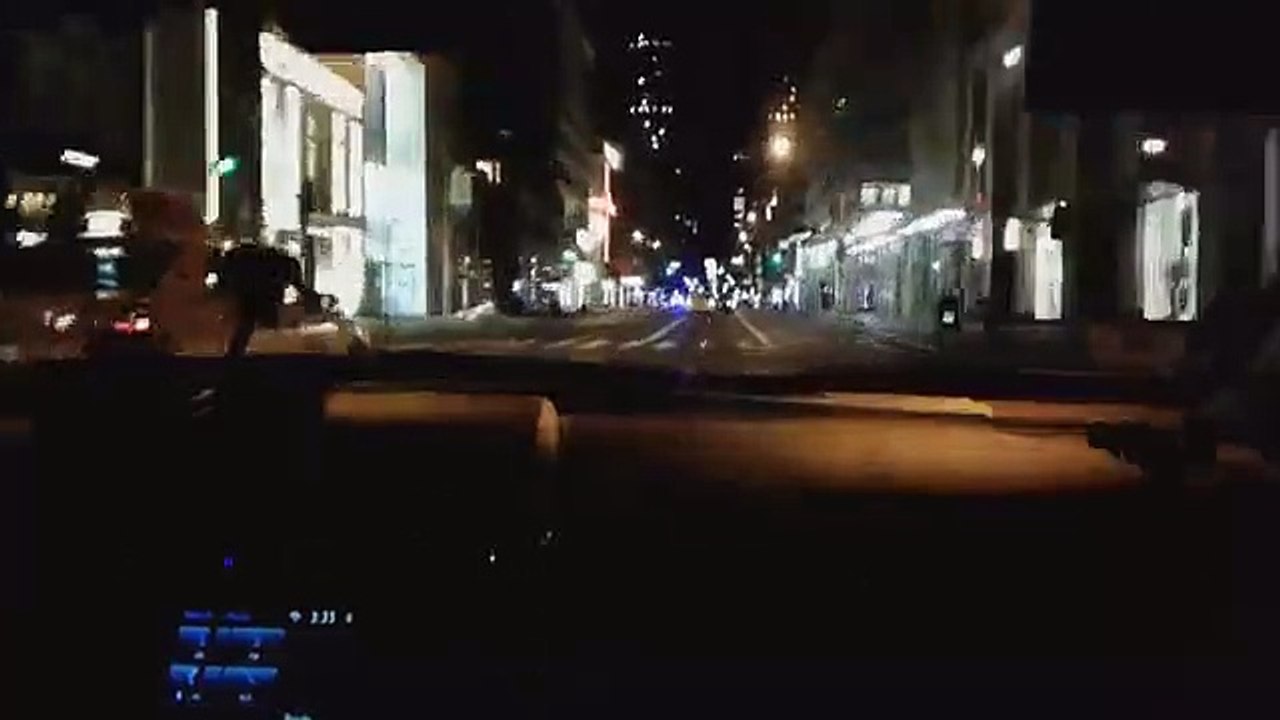 New York caddelerinde peş peşe tam 240 yeşil ışıktan geçen adam!